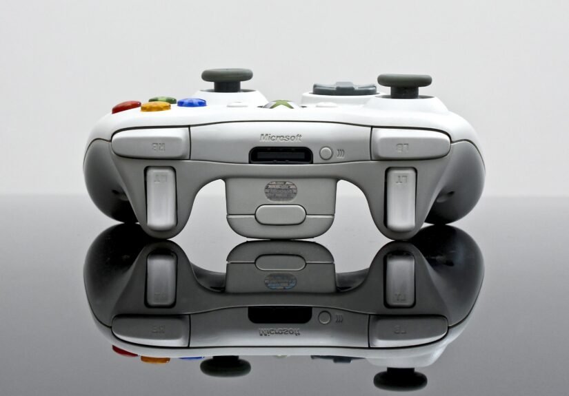 technology-game-controller-reflection-vehicle-gadget-1036437-pxhere.com